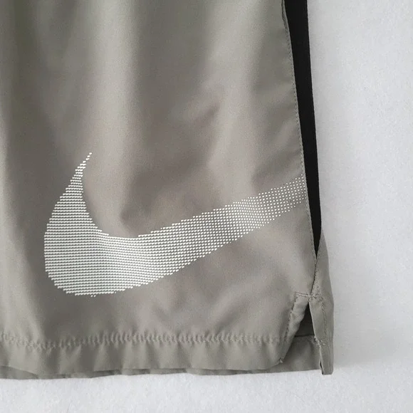 Nike Mens Large Dri-Fit Style 833559-003 Running Shorts Gray Black - Picture 2 of 6